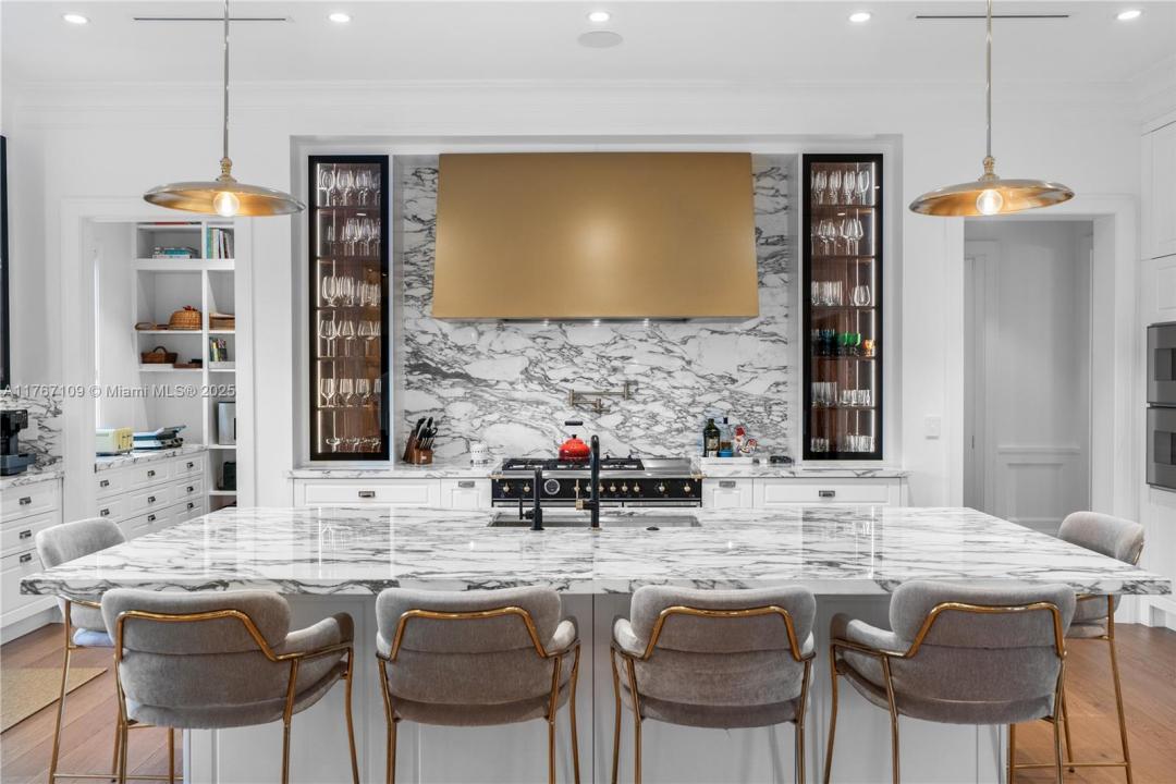 6575 SW 96th St, Pinecrest, FL 33156