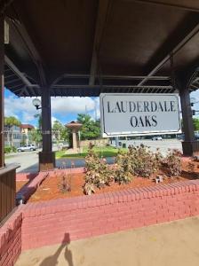 Lauderdale Lakes, FL 33313