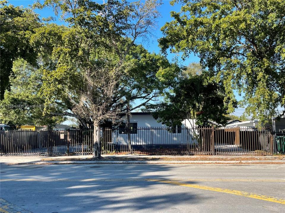 931 Opa Locka Blvd, Opa-Locka, FL 33054