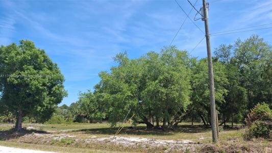 225 S OLIVO ST, Clewiston, FL 33440