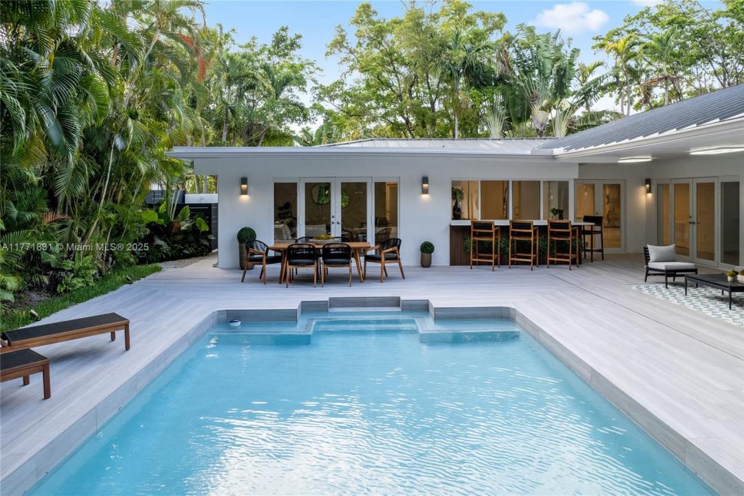 3500 E Glencoe St, Miami, FL 33133