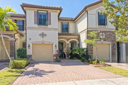 3424 W 92nd Pl 0, Hialeah, FL 33018