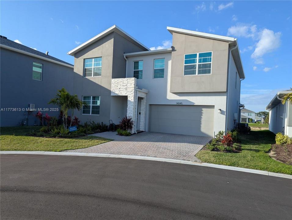 14045 SW Enzi Way, Port St. Lucie, FL 34987