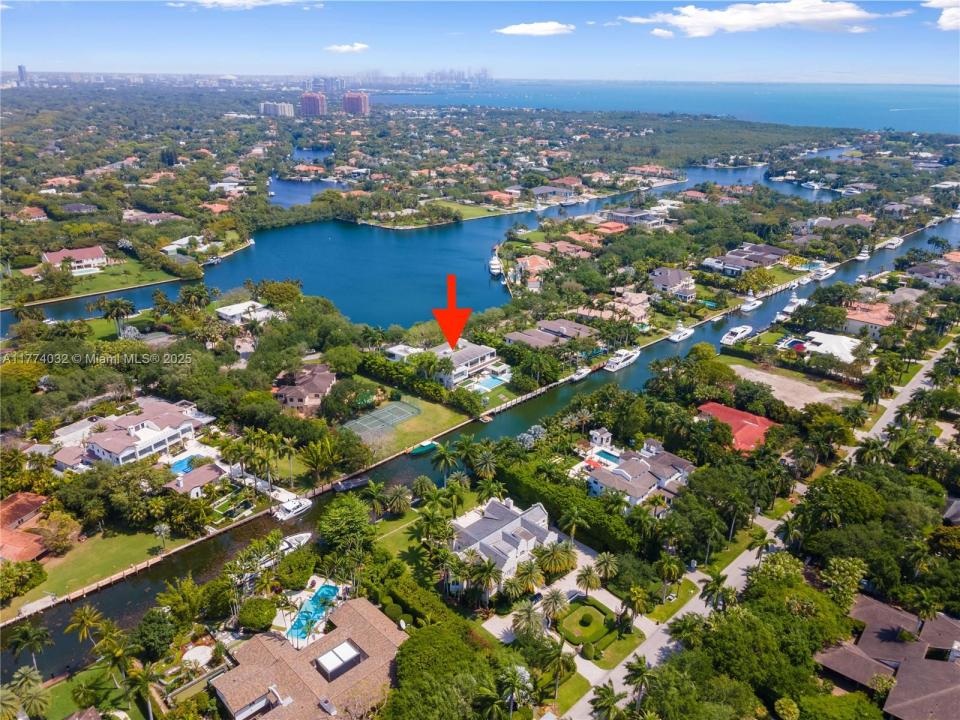 540 Leucadendra Dr, Coral Gables, FL 33156