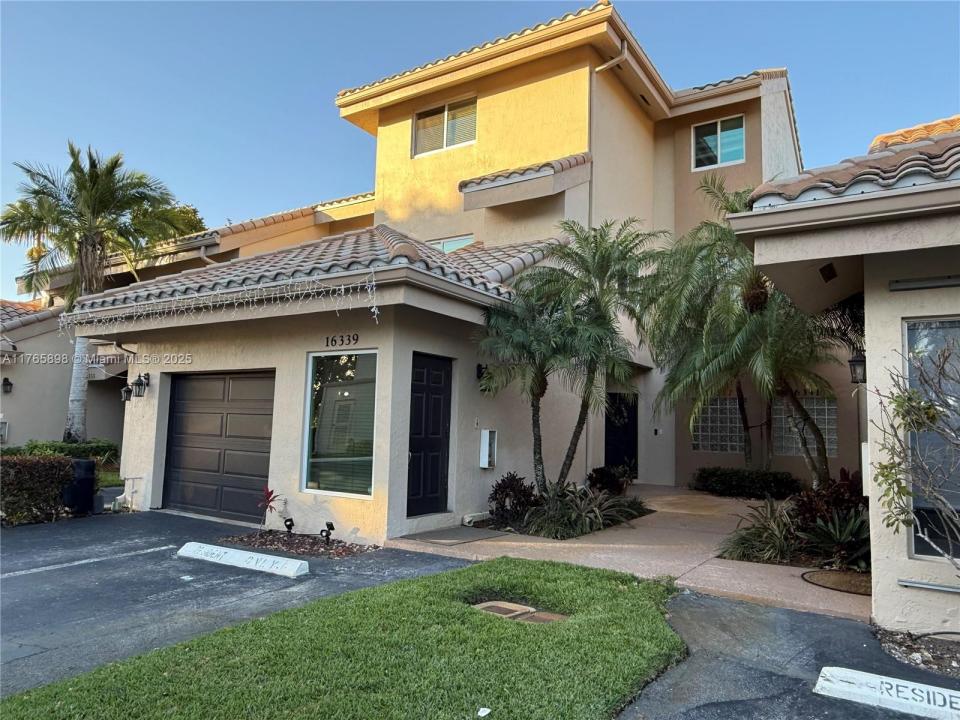 16339 Malibu Dr 22, Weston, FL 33326