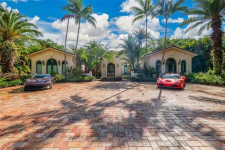 9005 SW 68th Ave 9005, Pinecrest, FL 33156