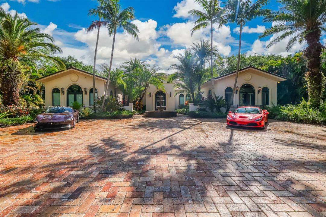 9005 SW 68th Ave 9005, Pinecrest, FL 33156