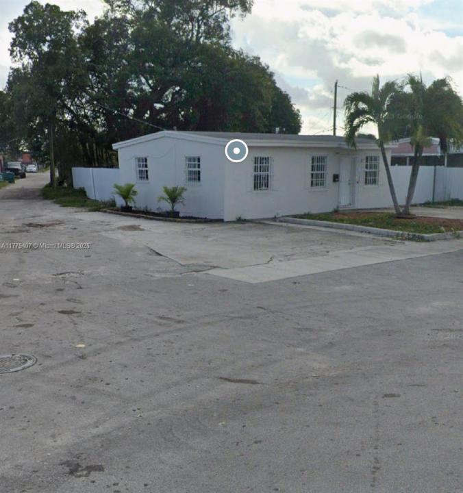 1280 Burlington St, Opa-Locka, FL 33054