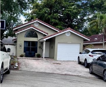 2370 NW 122nd Dr, Coral Springs, FL 33065