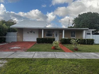 10031 SW 46th St, Miami, FL 33165