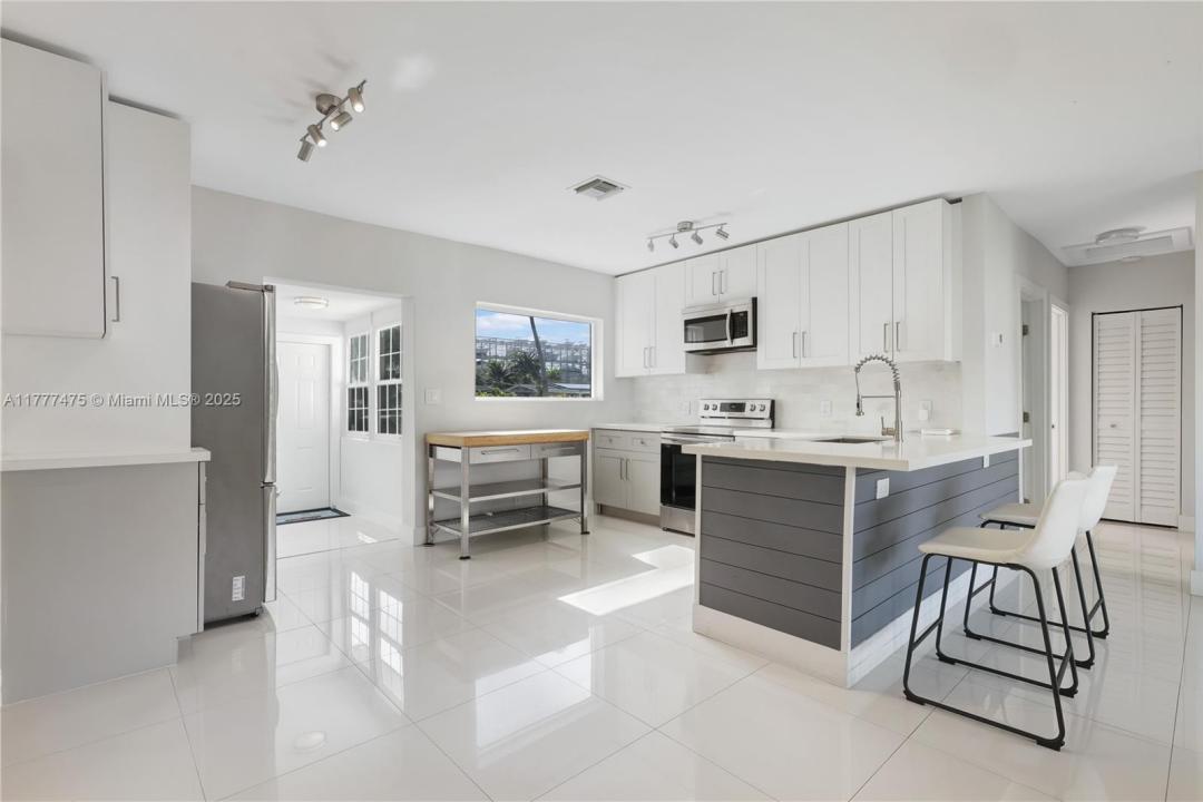 1700 SW 23rd Ave, Fort Lauderdale, FL 33312