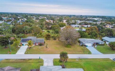 1521 Pitcher Rd, Port St. Lucie, FL 34952