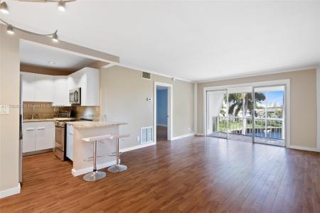 3000 NE 16th Ave 408, Oakland Park, FL 33334