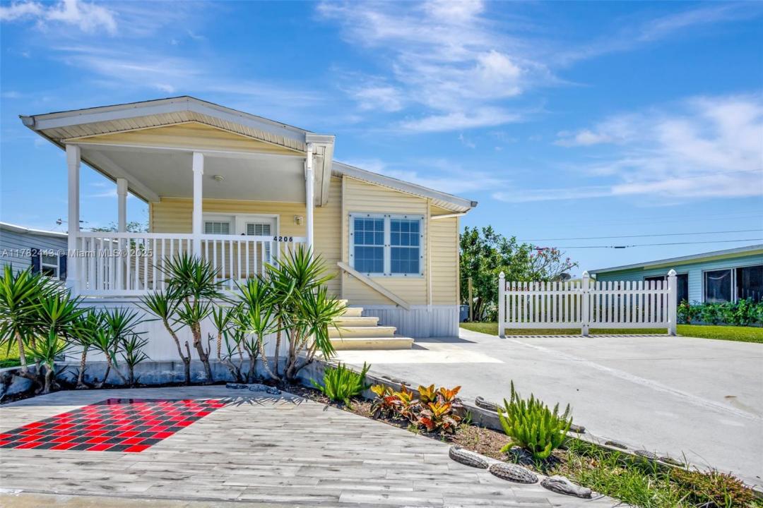 4206 Mocking Bird Dr, Boynton Beach, FL 33436