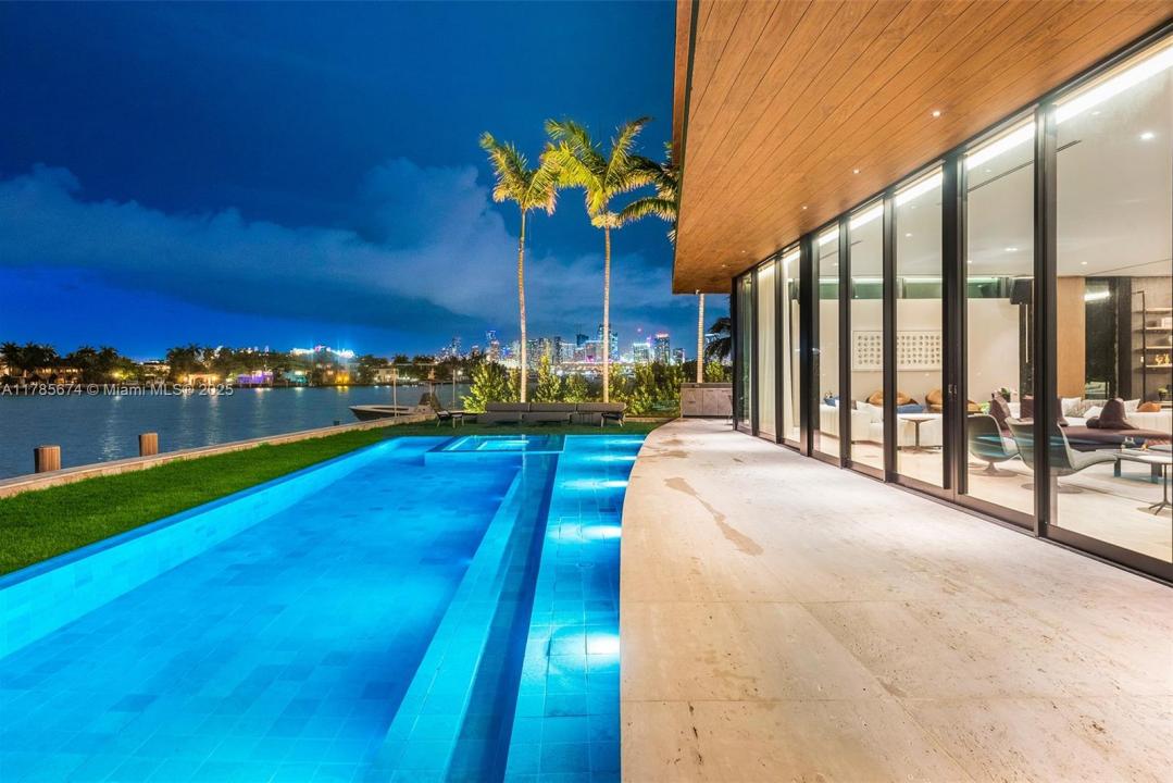 15 E San Marino Dr, Miami Beach, FL 33139