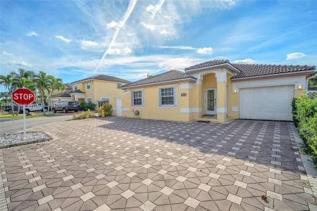 8300 NW 201st St, Hialeah, FL 33015