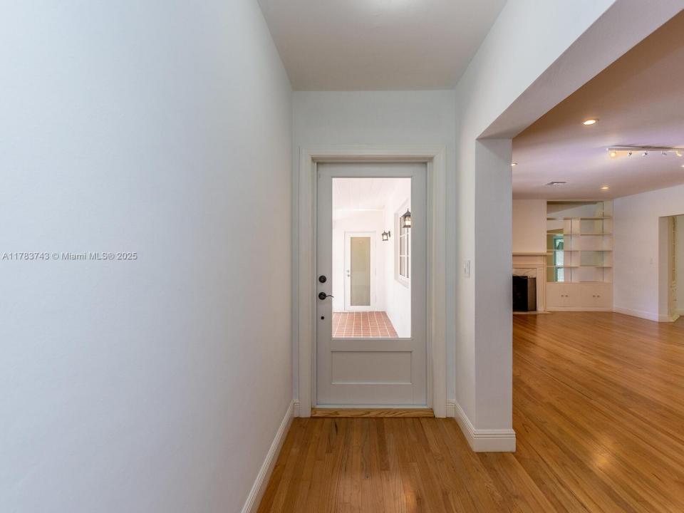 4701 Santa Maria St, Coral Gables, FL 33146