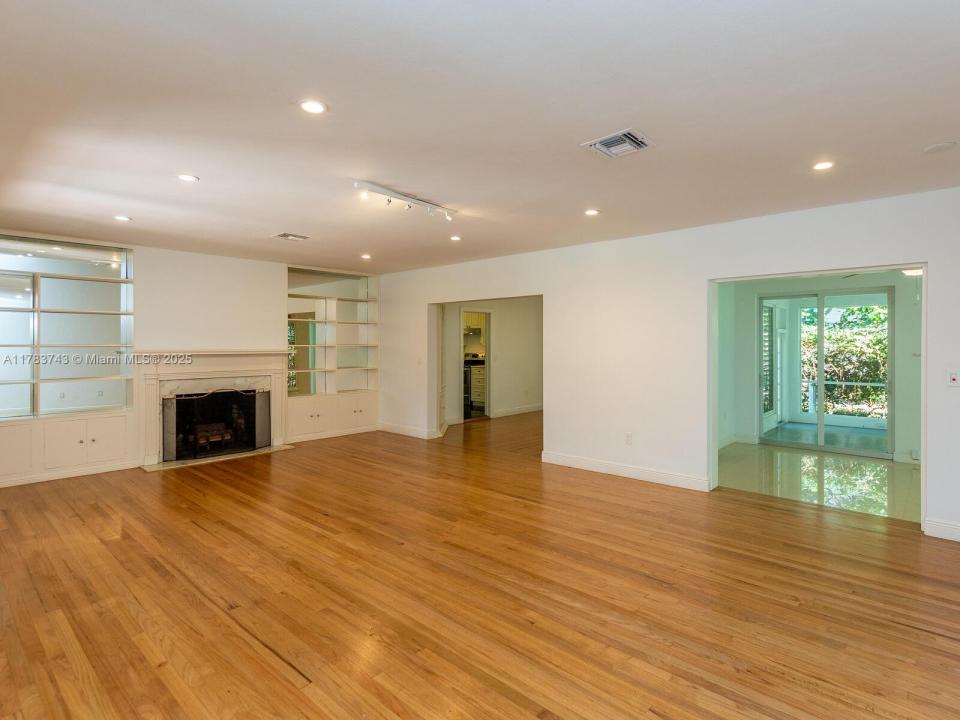 4701 Santa Maria St, Coral Gables, FL 33146