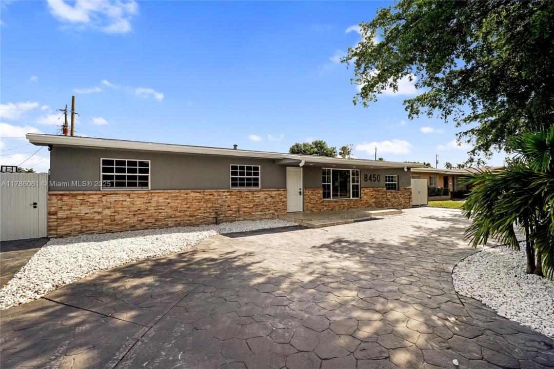 8450 SW 12th St, Miami, FL 33144