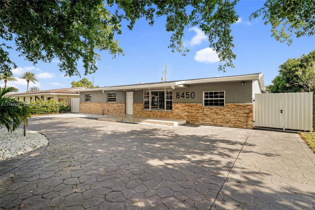 8450 SW 12th St, Miami, FL 33144