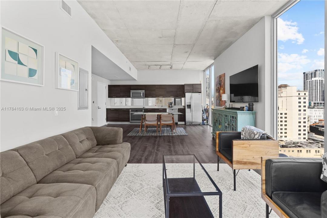 151 SE 1st St 1402, Miami, FL 33131