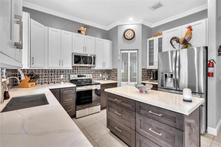 7738 NW 17th Pl, Pembroke Pines, FL 33024