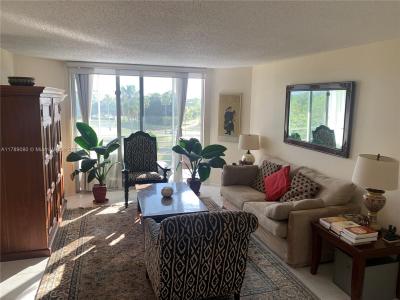 3465 Via Poinciana 503, Lake Worth, FL 33467