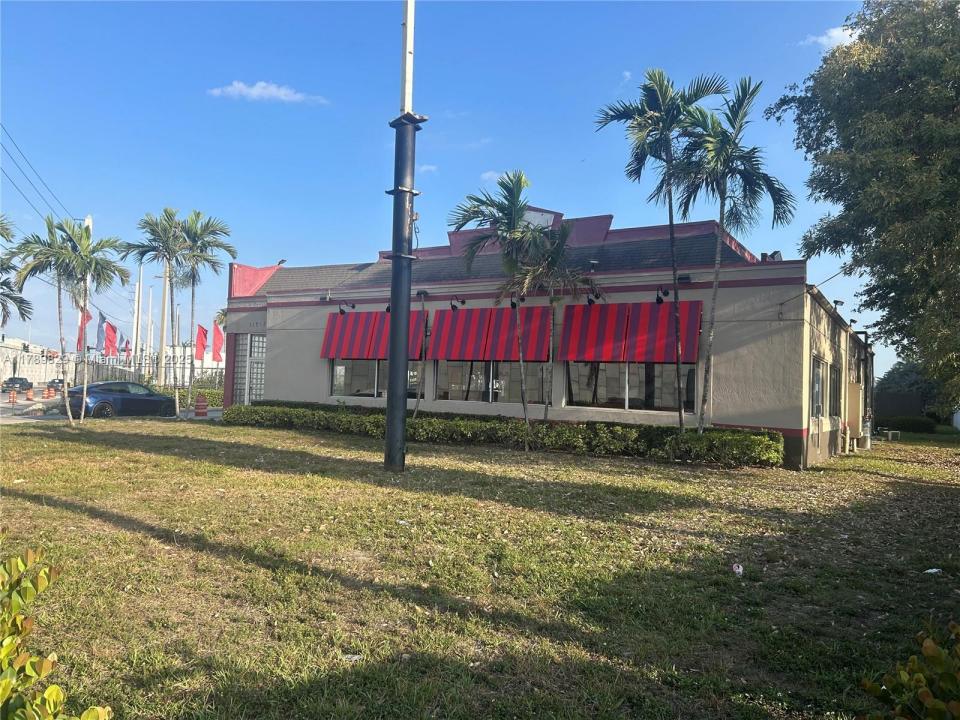 11711 W Okeechobee Rd, Hialeah Gardens, FL 33018
