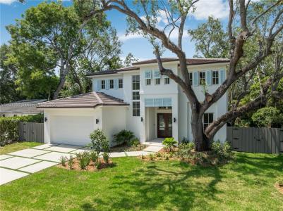 6747 SW 77th Ter, South Miami, FL 33143
