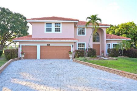 6777 NW 44th Ct, Coral Springs, FL 33067