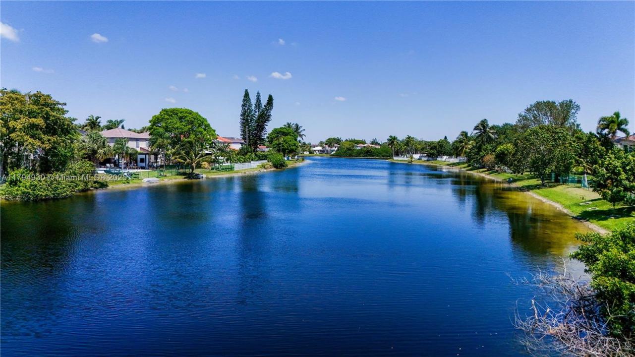 150 NW 151st Ave, Pembroke Pines, FL 33028