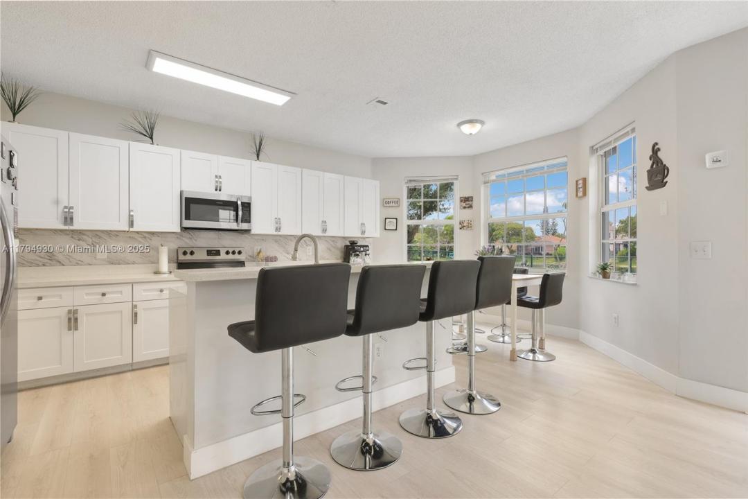 150 NW 151st Ave, Pembroke Pines, FL 33028