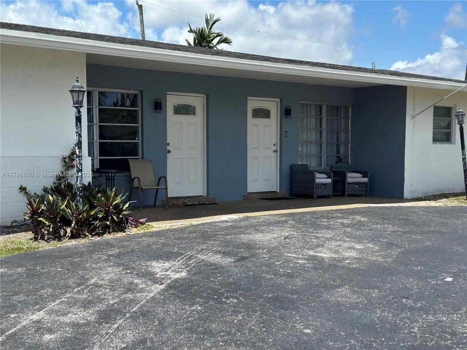 4671 SW 43rd Ter, Dania Beach, FL 33314