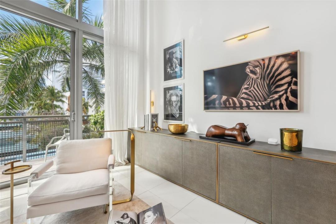 6000 Collins Ave 304, Miami Beach, FL 33140