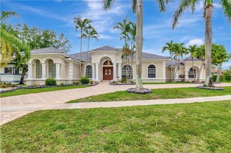 2296 Greenview Cove Drive, Wellington, FL 33414