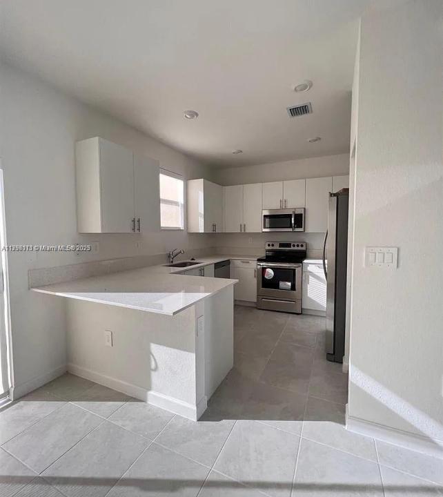 24700 SW 119th Pl 0, Homestead, FL 33032