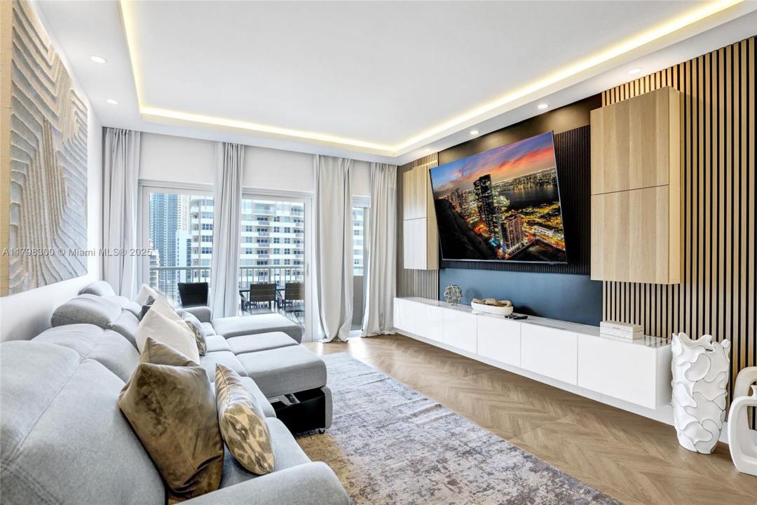 1980 S Ocean Dr 19H, Hallandale Beach, FL 33009