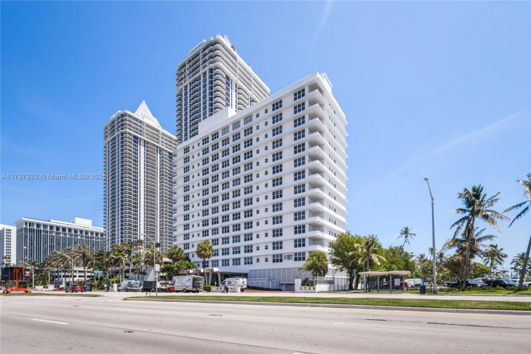 4747 Collins Ave PH04, Miami Beach, FL 33140