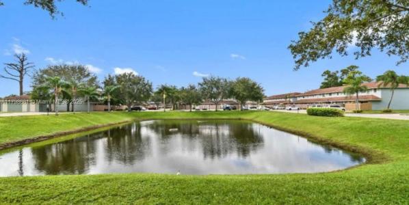 910 E Cypress Way E, Palm Springs, FL 33406