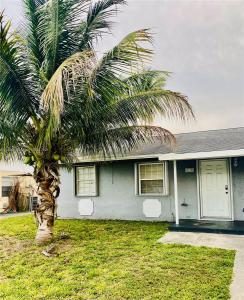 8130 SW 7th Ct, North Lauderdale, FL 33068