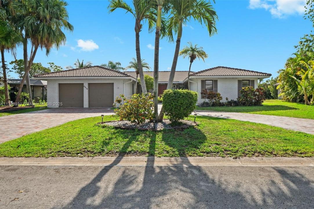 3215 NW 114th Ln, Coral Springs, FL 33065