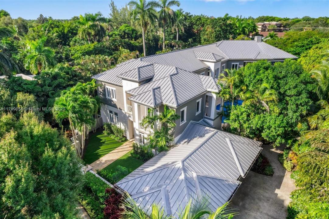 101 Holly Ln, Plantation, FL 33317