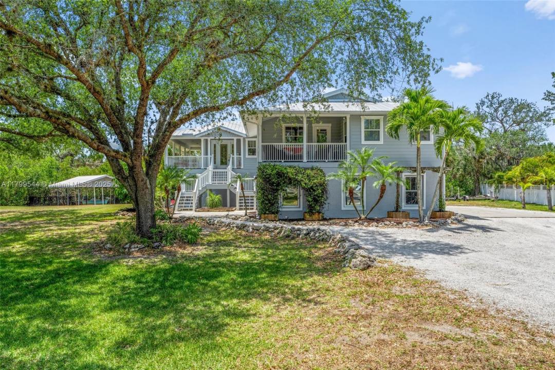 18250 Parkridge Ct, Fort Myers, FL 33908