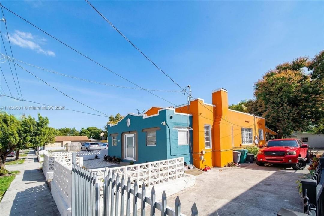 1436 SW 3rd St, Miami, FL 33135
