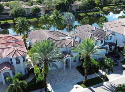 8389 NW 115th Ct, Doral, FL 33178