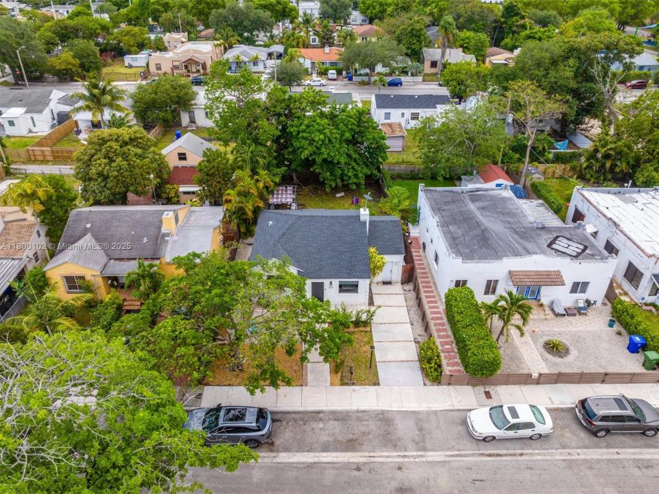 534 NW 50th St, Miami, FL 33127