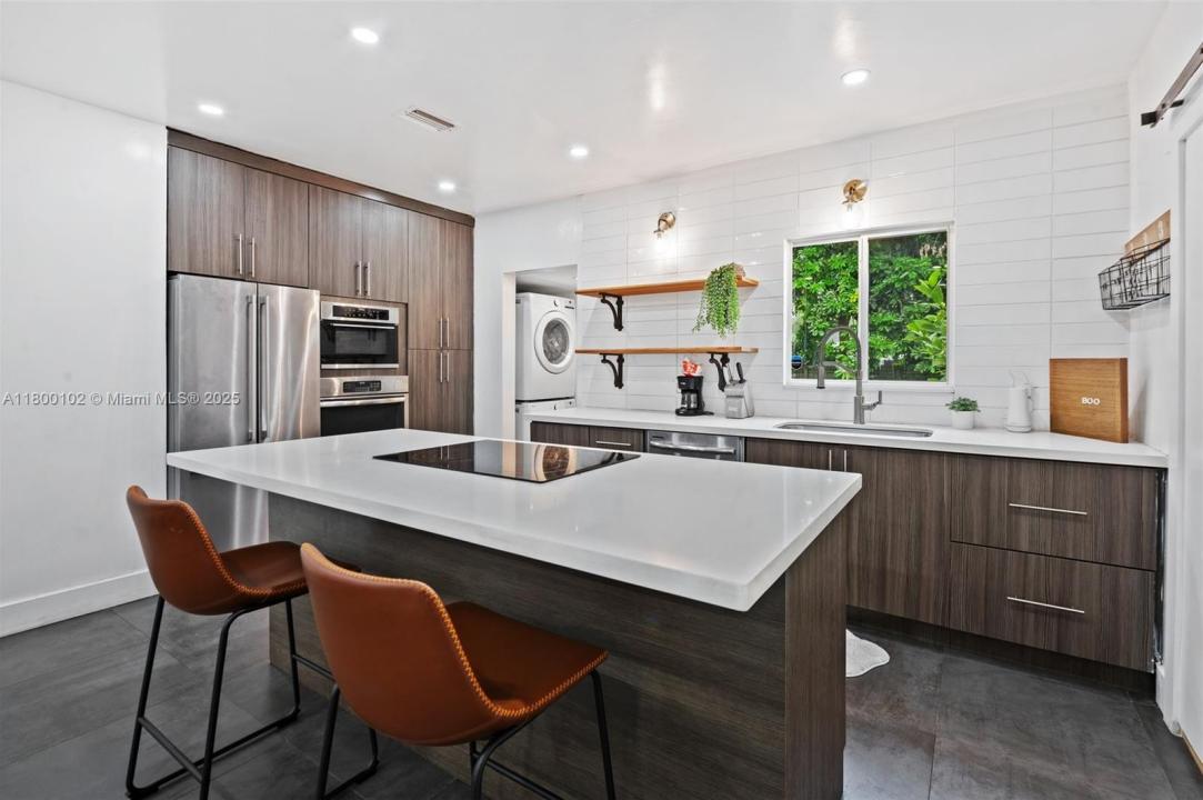 534 NW 50th St, Miami, FL 33127