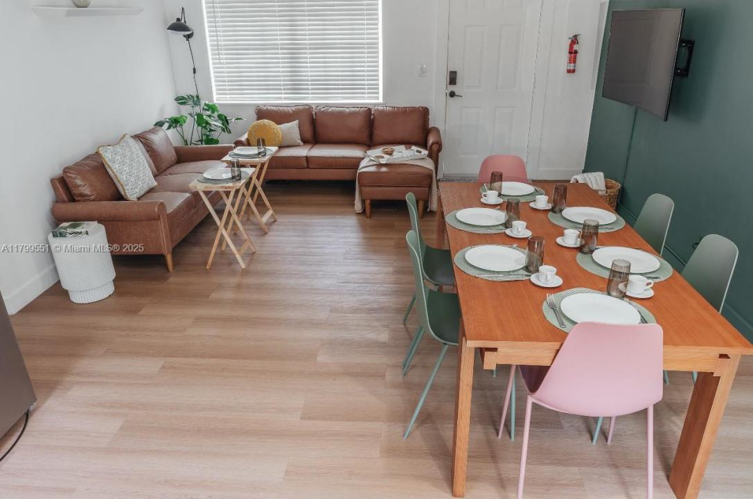 1153 NE 158th St, North Miami Beach, FL 33162