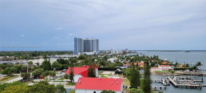 3040 Lake Shore Dr 2, Riviera Beach, FL 33404