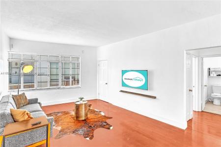 3920 Garden Ave 11, Miami Beach, FL 33140